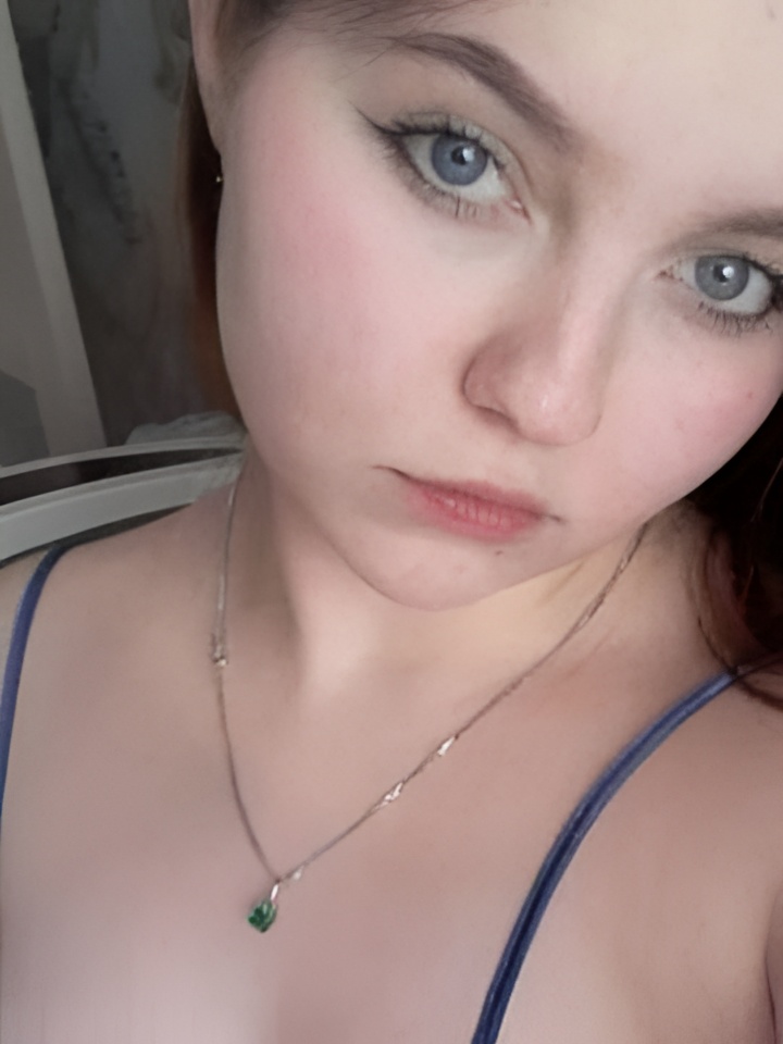 Роксана привлекальеная девушка из Ельня цена от 5000 руб