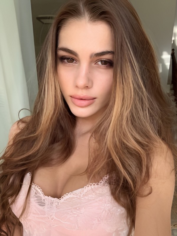 Кристина привлекательная девушка из Ельня цена от 5000 руб