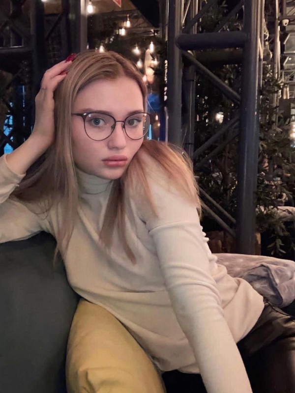 Марго привлекательная девушка из Ельня цена от 3000 руб