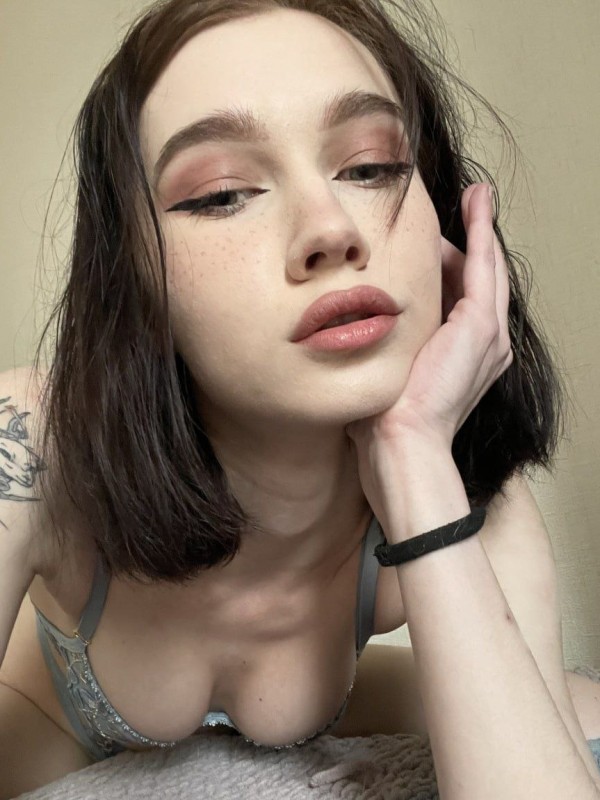 Яна привлекательная девушка из Ельня цена от 3000 руб