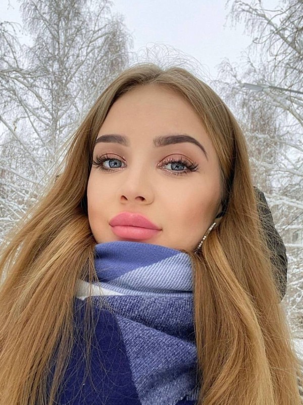 Ева привлекательная девушка из Ельня цена от 8000 руб