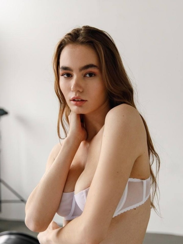 Маринка привлекательная девушка из Ельня цена от 6000 руб